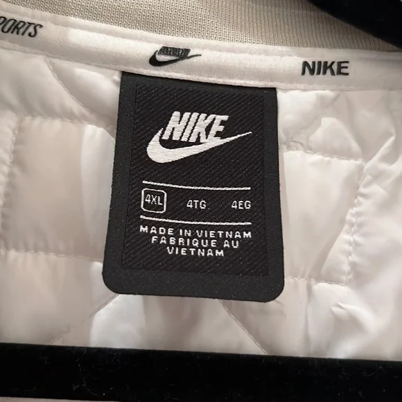 Nike - Picture 5 of 5